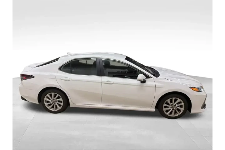 $24924 : Toyota Camry 2024 LE 4dr Sed image 5