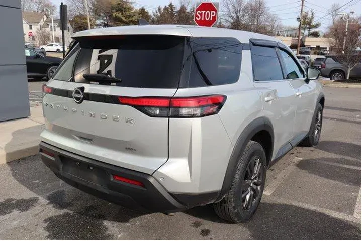 $25118 : Nissan Pathfinder 2023 AWD S image 6