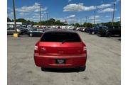 $3980 : 2005 Magnum 4dr Wgn SE RWD thumbnail