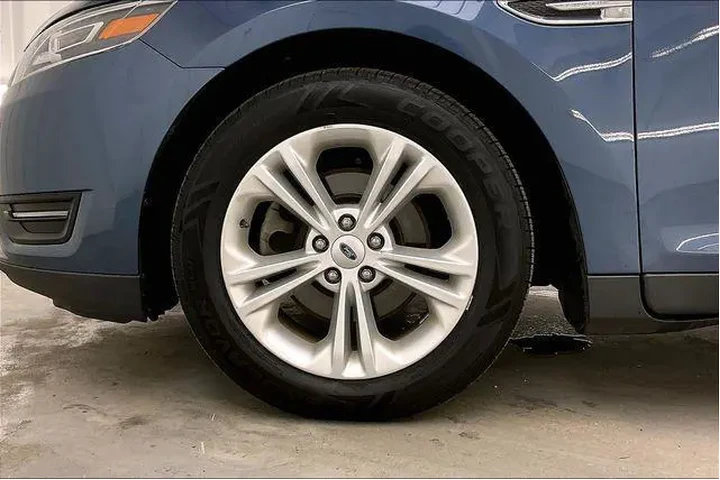 $16490 : Ford Taurus 2019 SEL 4dr Sed image 10