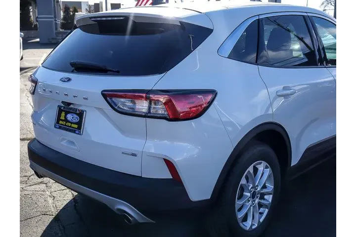 $16880 : Ford Escape 2020 AWD SE 4dr image 7