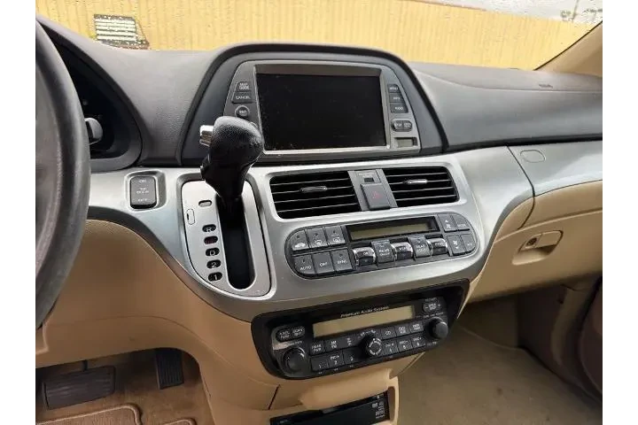 $7000 : Honda Odyssey 2010 Touring 4 image 8