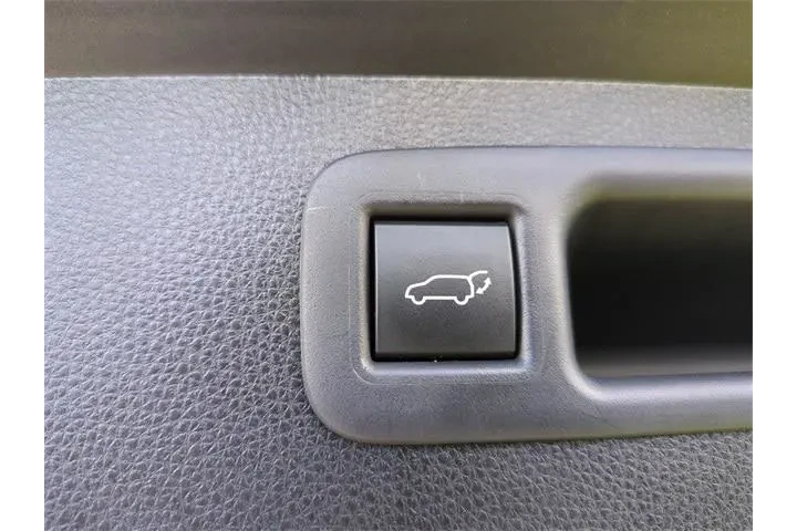 $33990 : Toyota Highlander 2022 XLE 4 image 8