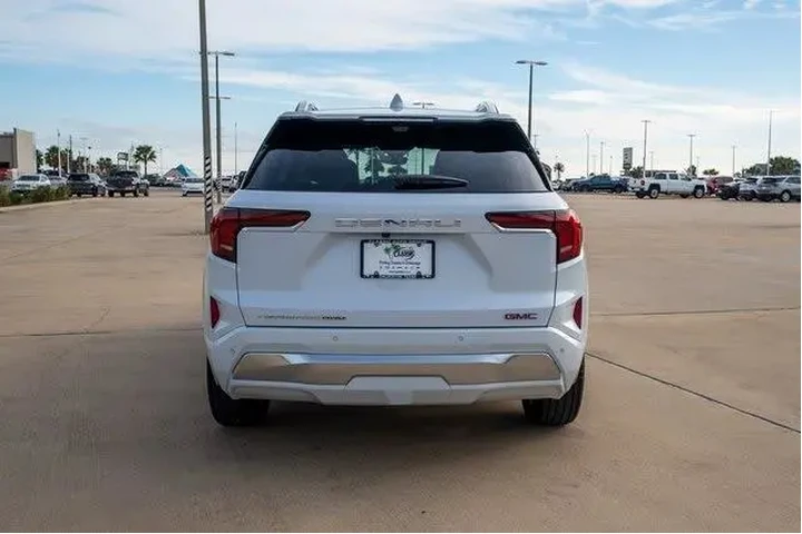 $38618 : GMC Terrain 2026 4x4 Denali image 6