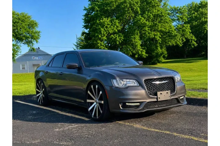 $7999 : 2018 300 S image 4