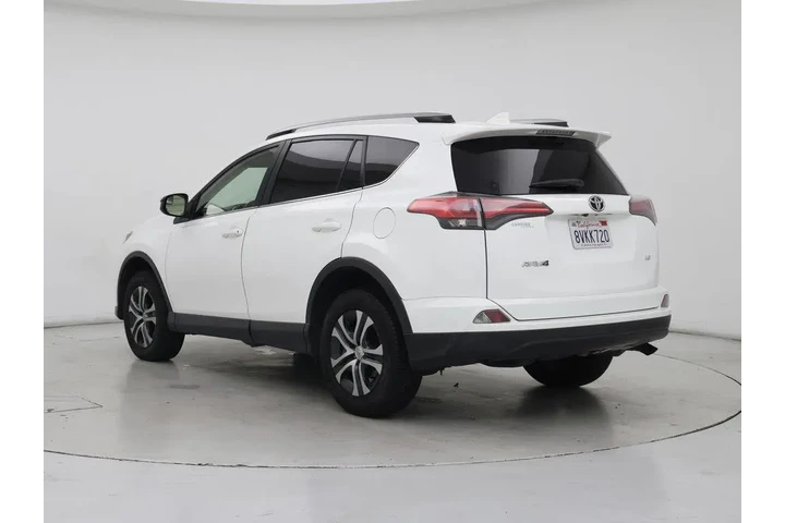$17998 : Toyota RAV4 2018 LE 4dr SUV image 2