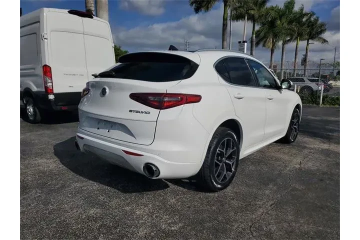 $19990 : Alfa Romeo Stelvio 2021 AWD image 3