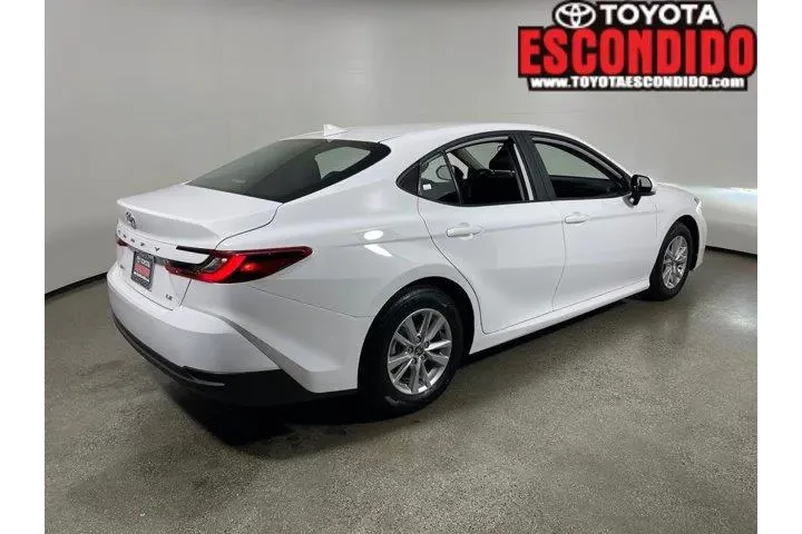 $28995 : Toyota Camry 2025 LE 4dr Sed image 3