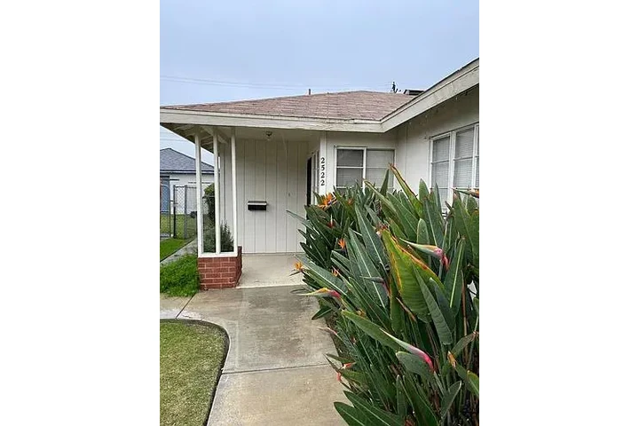 $850 : Amplios 2 dormitorios image 1