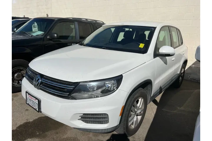 $6500 : 2013 Tiguan S 4Motion image 2