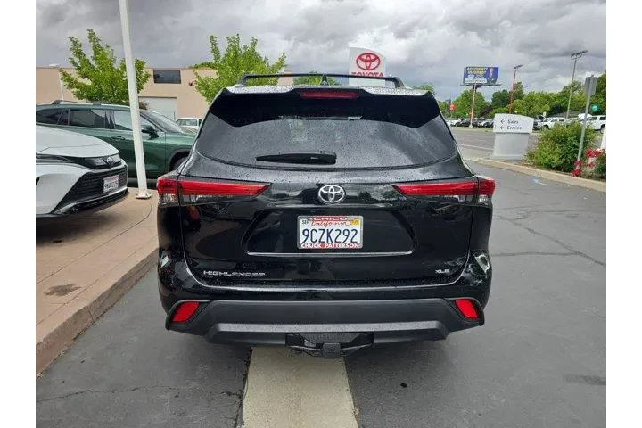 $37995 : Toyota Highlander 2022 XLE 4 image 4