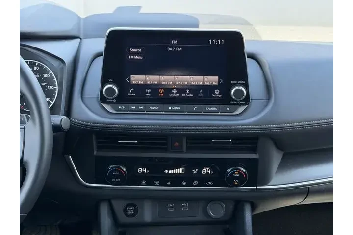 $21083 : Nissan Rogue 2025 SV 4dr Cro image 5