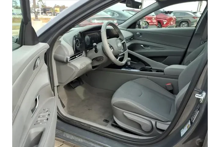 $27260 : Hyundai ELANTRA 2025 SEL Con image 5