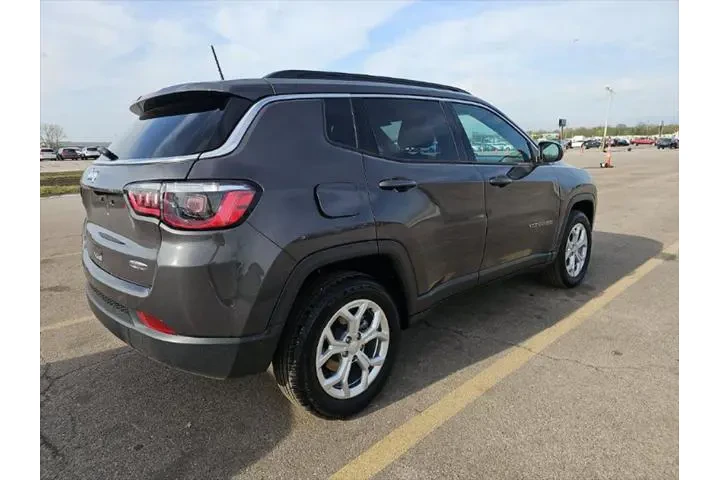 $20123 : Jeep Compass 2024 4x4 Latitu image 4