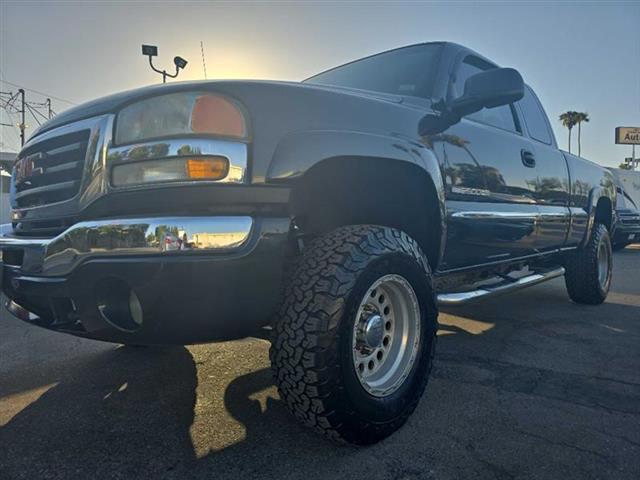 $14999 : 2003 GMC Sierra 2500HD image 2