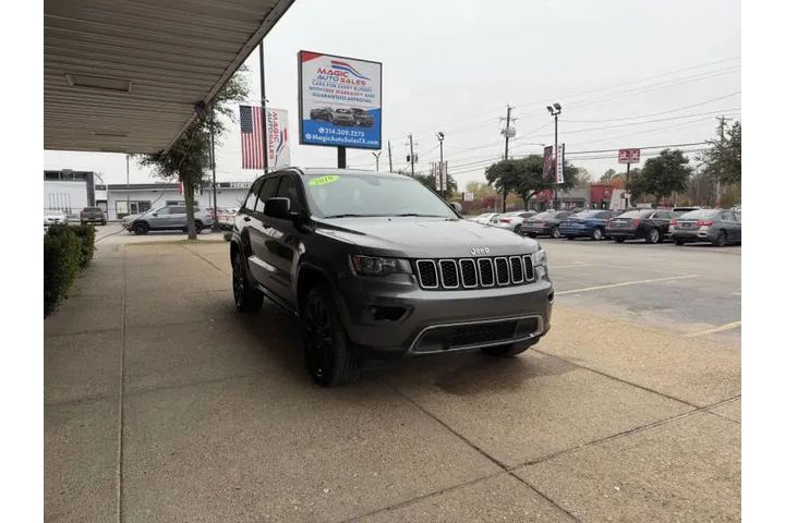 $17999 : 2019 Grand Cherokee Laredo image 3
