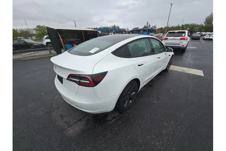 $23490 : Tesla Model 3 2023 4dr Sedan image 4