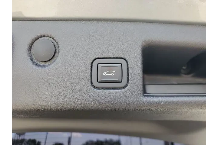 $24988 : Chevrolet Equinox 2023 RS 4d image 8