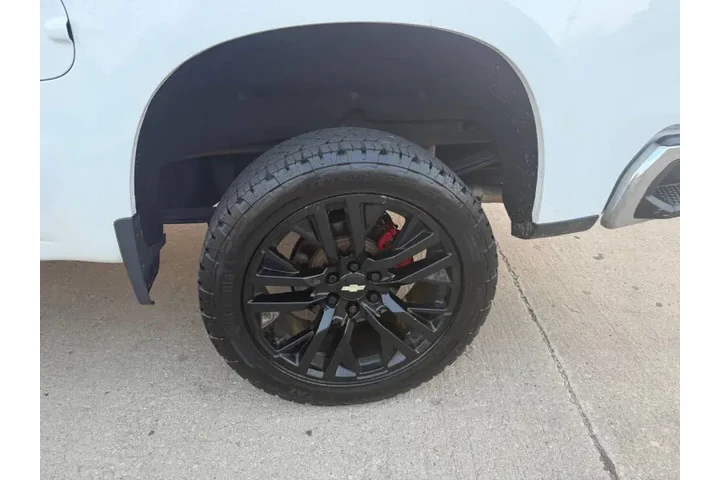 $27997 : 2019 Silverado 1500 LTZ image 8