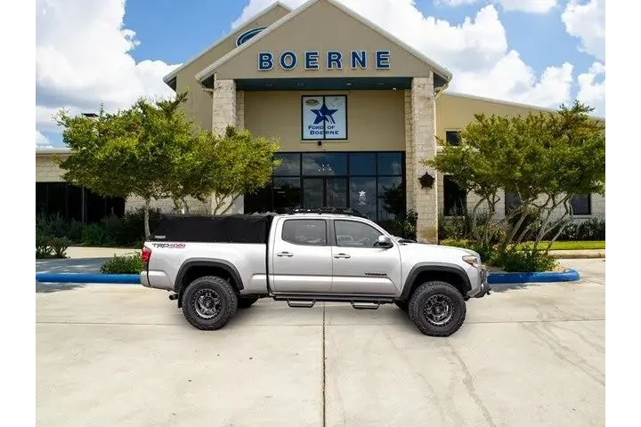 $31369 : Toyota Tacoma 2019 4x4 TRD O image 6