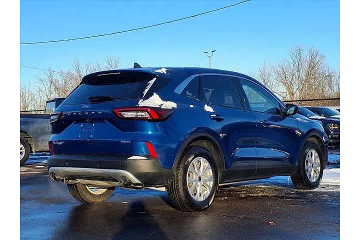 $22188 : Ford Escape 2023 AWD Active image 2