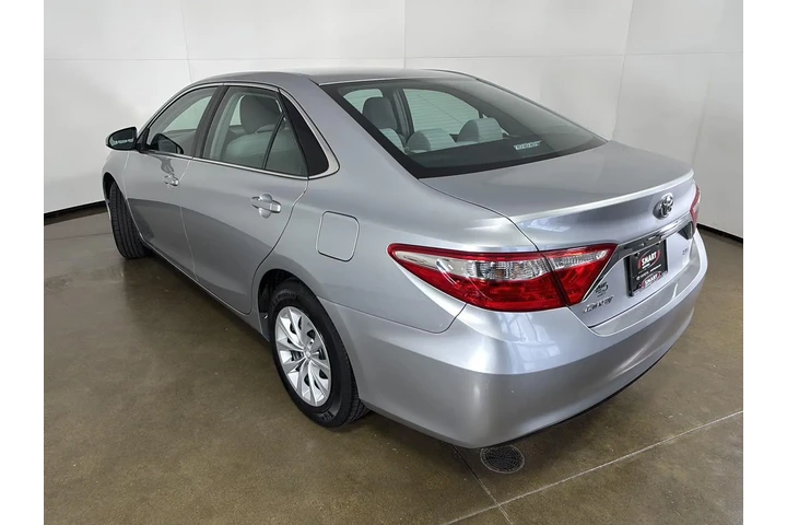 $17892 : 2015 Camry LE image 10