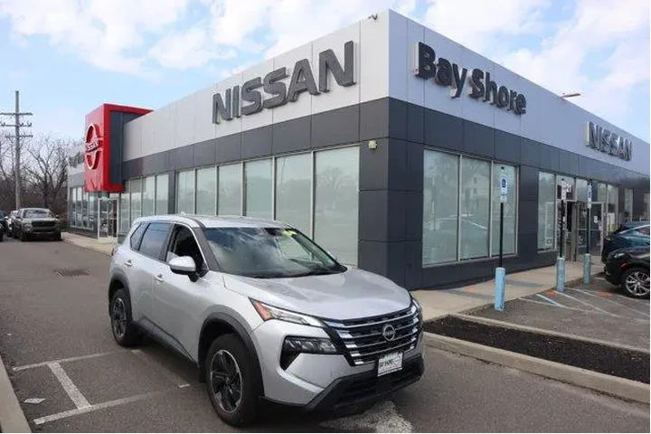 $23257 : Nissan Rogue 2025 AWD SV 4dr image 1