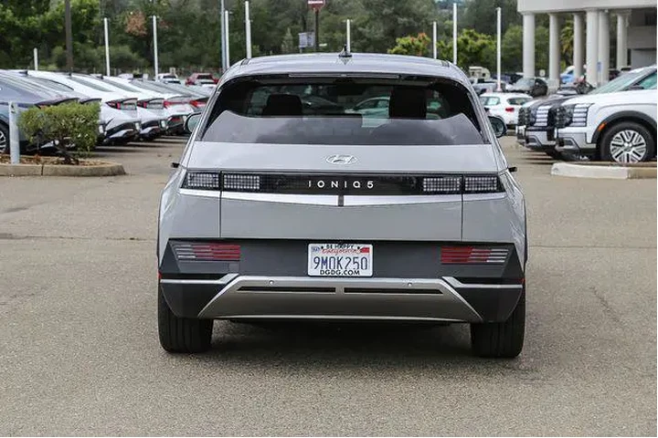 $25991 : Hyundai IONIQ 5 2024 SEL 4dr image 4