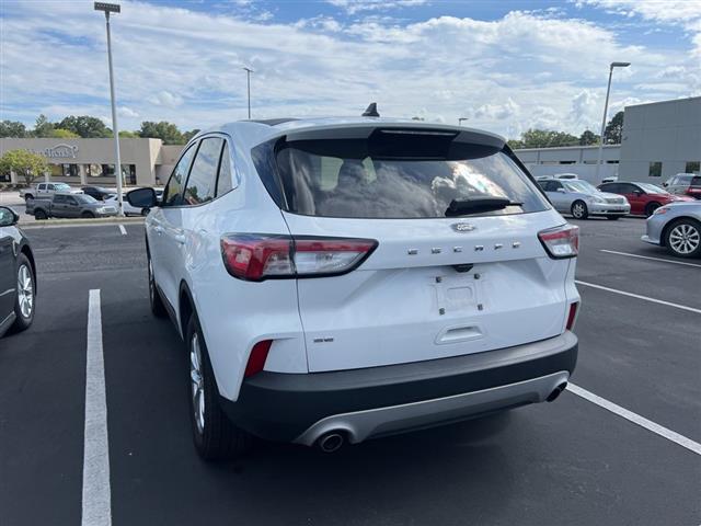 $18791 : PRE-OWNED 2022 FORD ESCAPE SE image 7