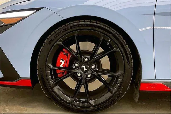 $32990 : Hyundai ELANTRA N 2025 4dr S image 10