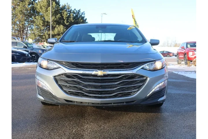 $18777 : Chevrolet Malibu 2024 LT 4dr image 2