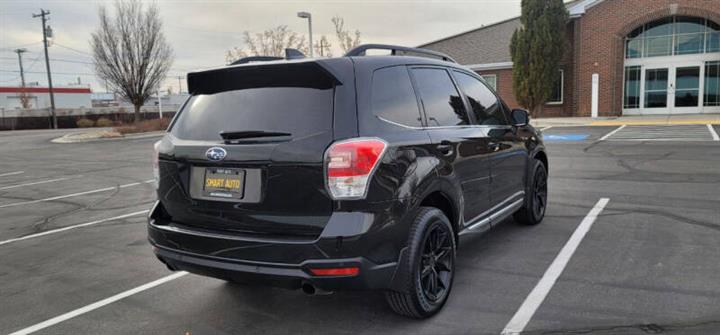 2018 Forester 2.0XT Touring image 9