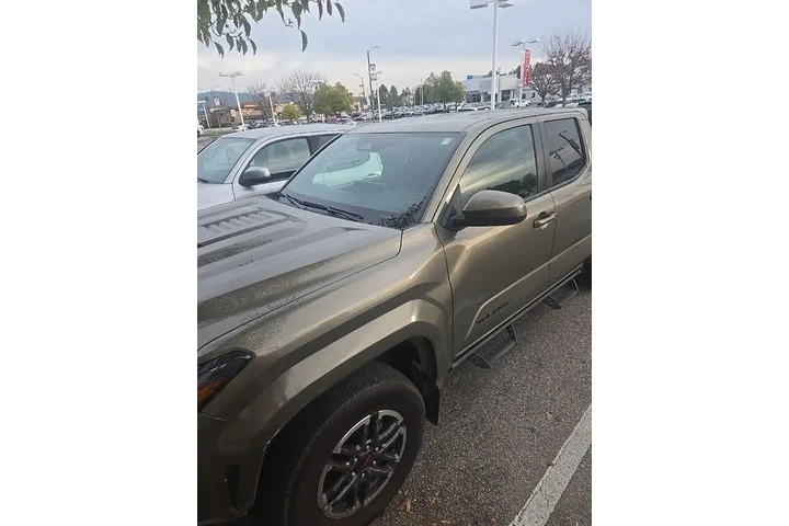 $39689 : Toyota Tacoma 2025 4x2 TRD S image 1