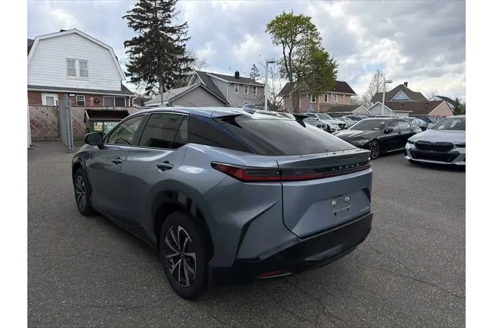 $27943 : Lexus RZ 300e 2024 Premium 4 image 8