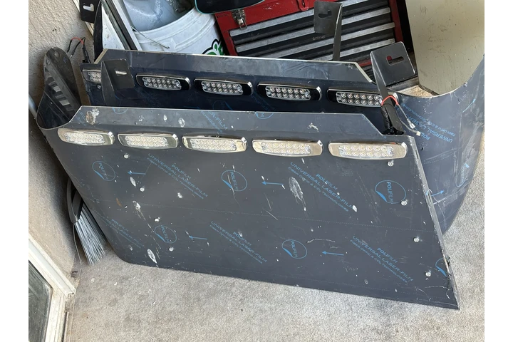 $500 : Viscera kw 680 semi nueva image 1