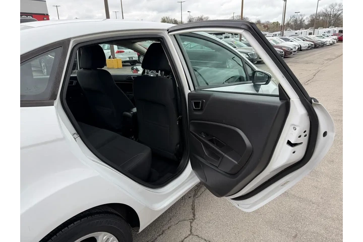 $5450 : 2015 Fiesta SE image 6