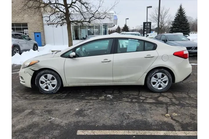 $4766 : Kia Forte 2015 LX 4dr Sedan image 2