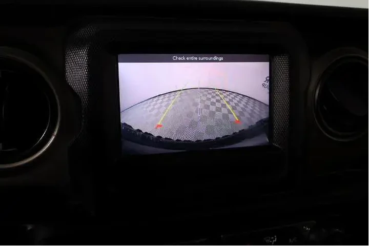 $25937 : Jeep Wrangler Unlimited 2021 image 6