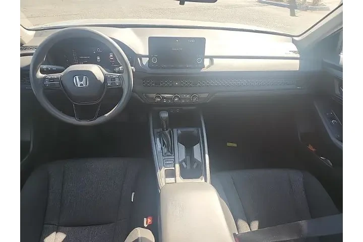 $25498 : Honda Accord 2024 LX 4dr Sed image 5