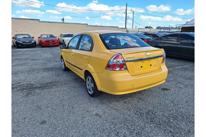 2010 Aveo LT image 6