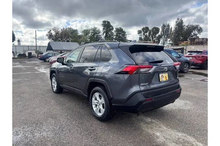 $18599 : 2019 RAV4 XLE image 7