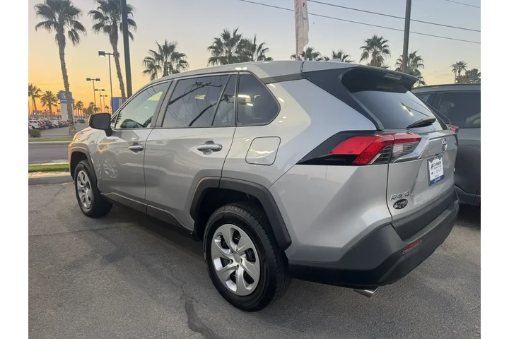 $27119 : Toyota RAV4 2024 LE 4dr SUV image 7