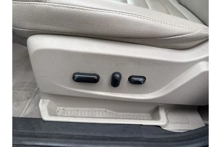 $10494 : Ford Escape 2015 Titanium 4d image 8