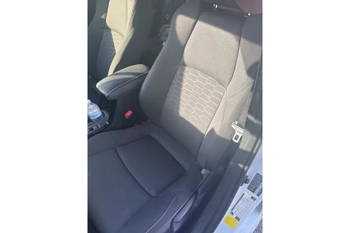 $22500 : Toyota Corolla Hatchback 202 image 10