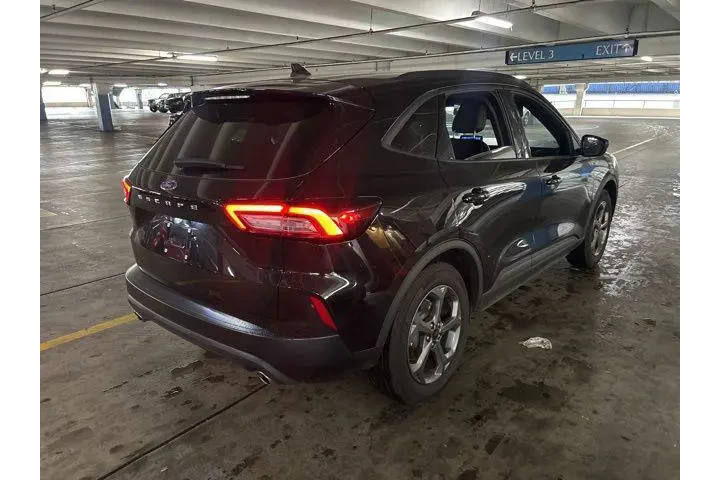$23995 : Ford Escape 2025 ST-Line 4dr image 2