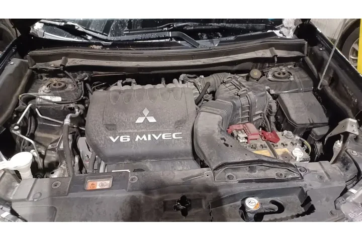 $13373 : Mitsubishi Outlander 2019 AW image 10