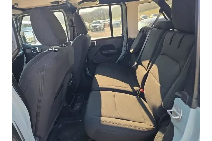 $30000 : Jeep Wrangler 2023 4x4 Willy image 5