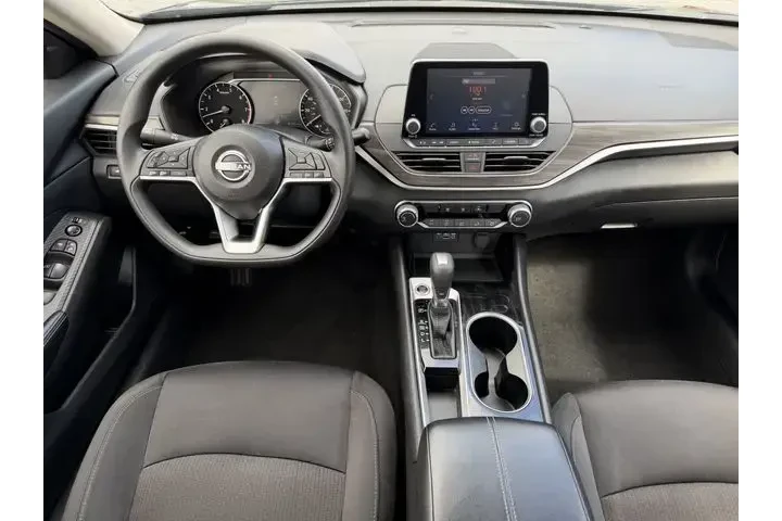 $17769 : Nissan Altima 2024 2.5 SV 4d image 4