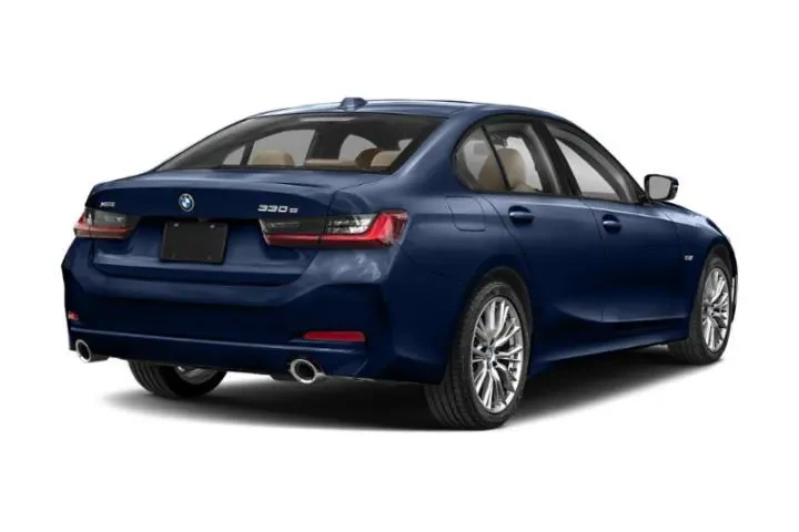 $30891 : BMW 3 Series 2023 330e 4dr S image 3