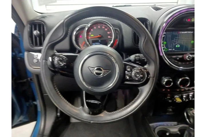 $17998 : MINI Countryman Plug-in Hybr image 9